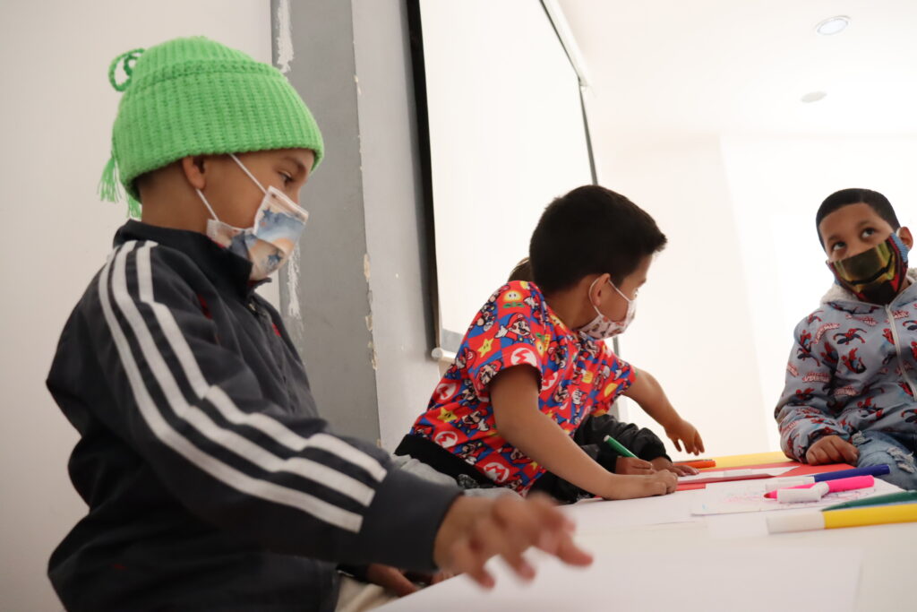 Denuncian que desde el IDIPRON no estarían atendiendo a niños venezolanos