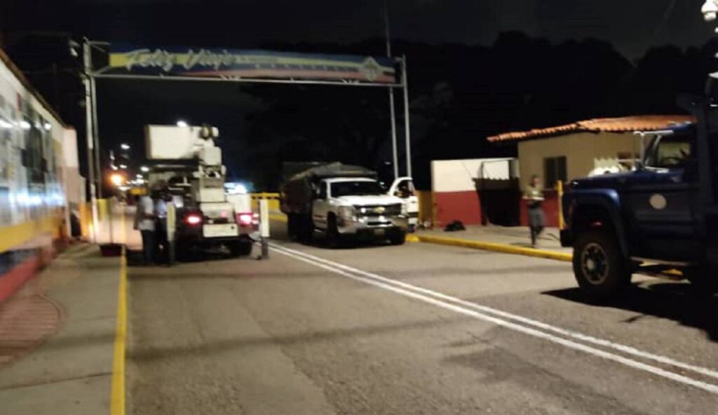 Venezuela retira vallas que impedían acceso a la zona de frontera