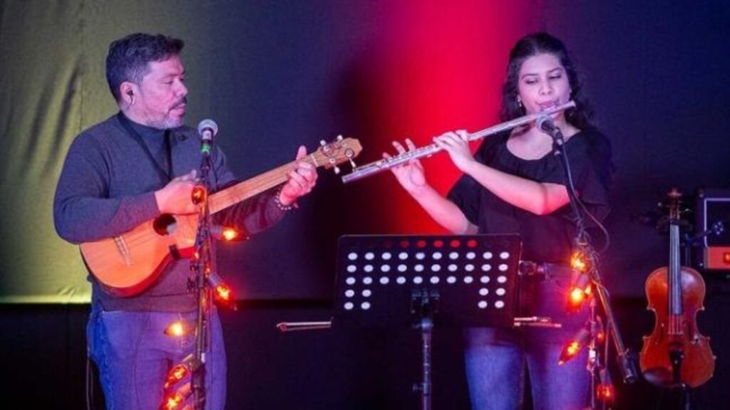 Entre gaitas y pianos, un músico venezolano se abrió camino en Bogotá