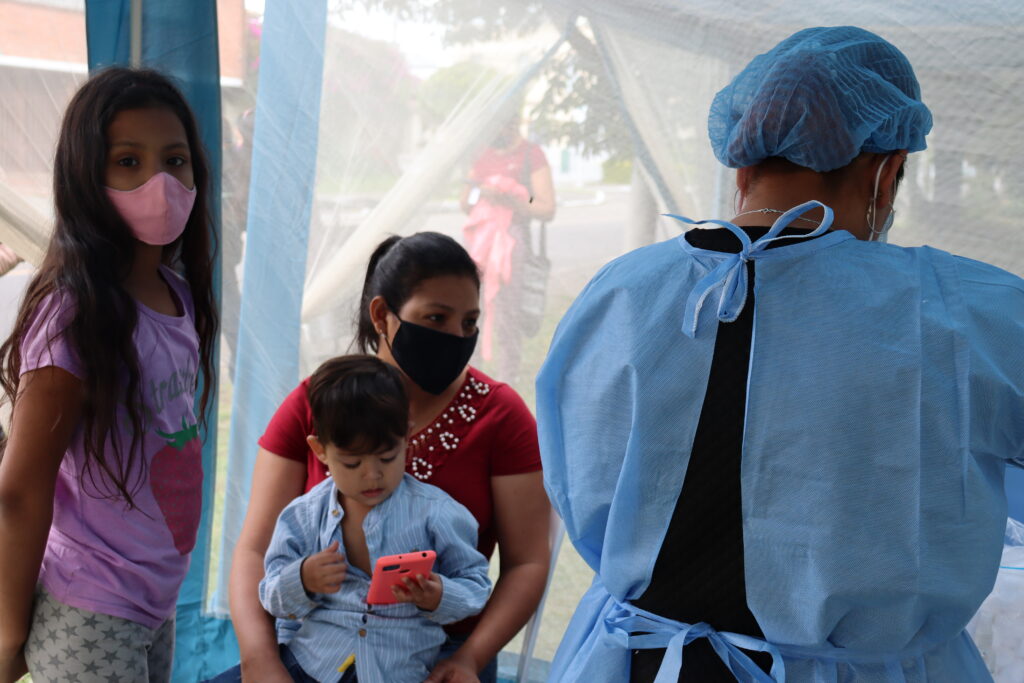 Alcaldía de Bogotá invita a los venezolanos a que se vacunen y no tengan miedo por deportaciones