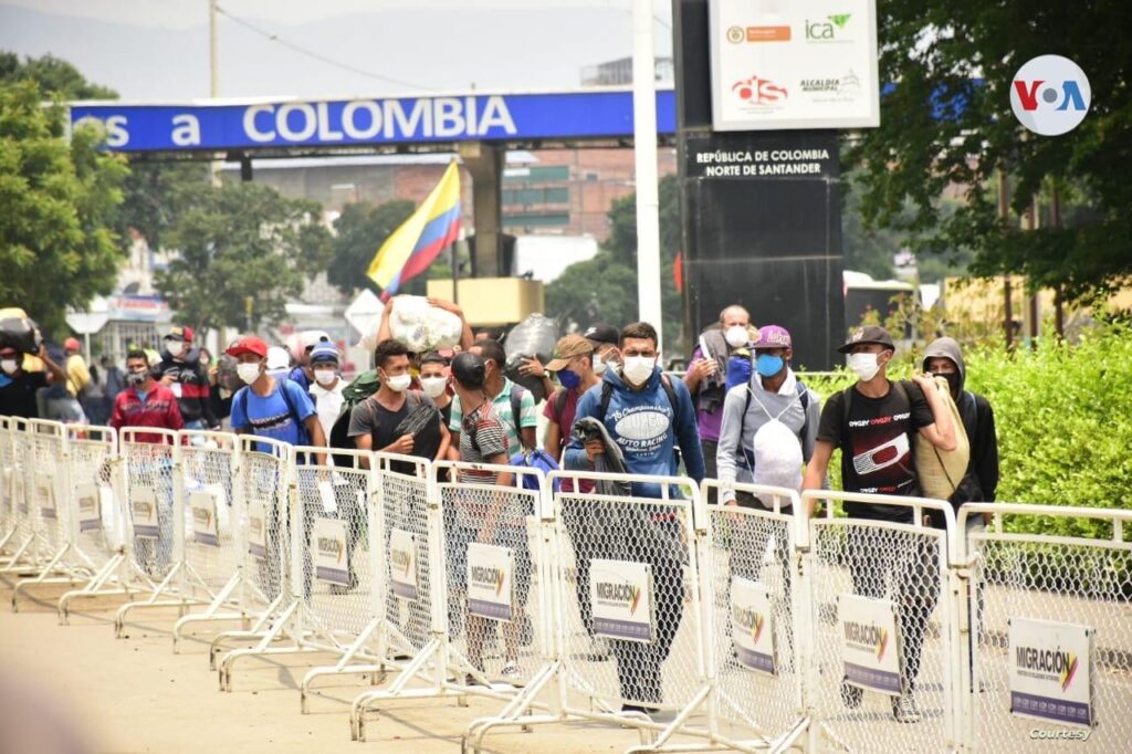 Desafíos Laborales de Migrantes Venezolanos en Colombia Desafíos Laborales de Migrantes Venezolanos en Colombia