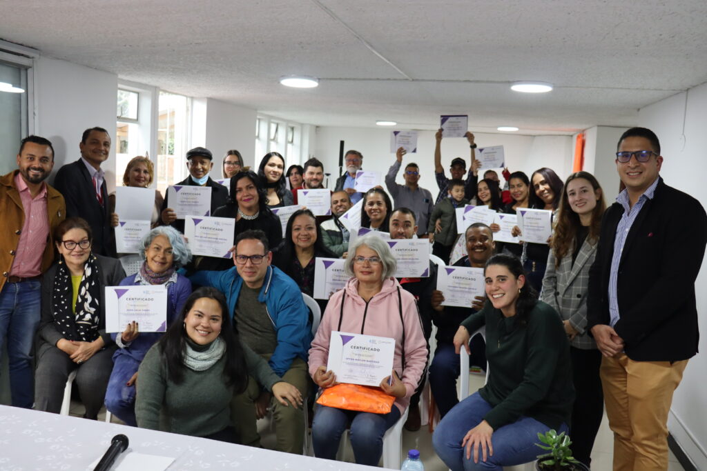 Programa «Sé Un Emprendedor» certificó a 35 migrantes venezolanos en Bogotá