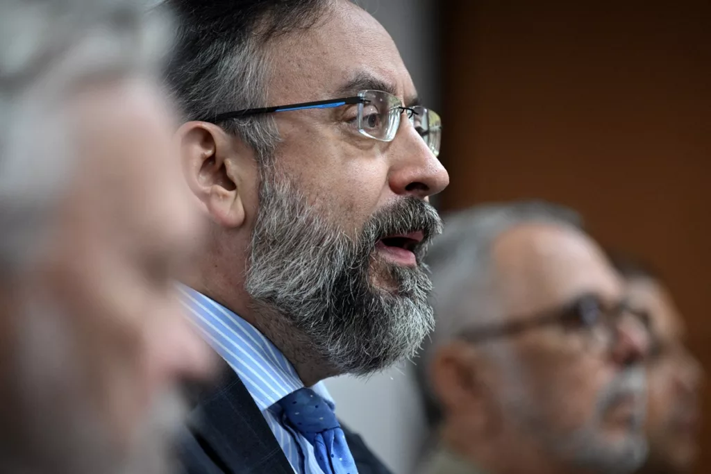 Más de 1.000 venezolanos trabajarán en los centros de votación de la primaria en el exterior