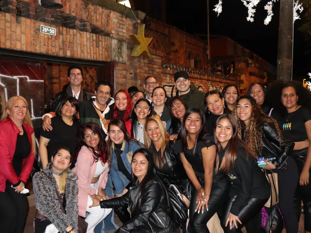 ¡DESFILE ÉPICO! Colección «Café Ciudad» por Migrantes en Bogotá: Moda Sostenible que Deslumbra ¡DESFILE ÉPICO! Colección «Café Ciudad» por Migrantes en Bogotá: Moda Sostenible que Deslumbra
