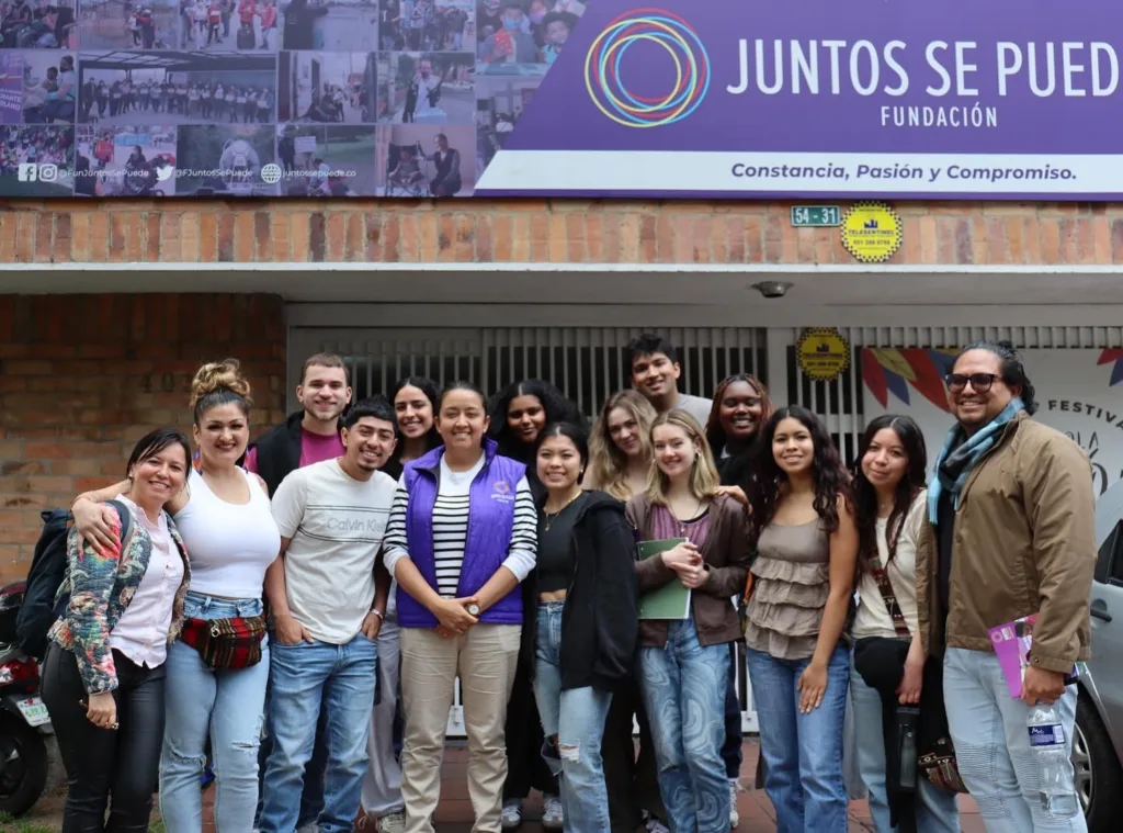 Estudiantes de la American University visitan sede en Bogotá para conocer el trabajo de integración de migrantes venezolanos en Colombia Estudiantes de la American University visitan sede en Bogotá para conocer el trabajo de integración de migrantes venezolanos en Colombia