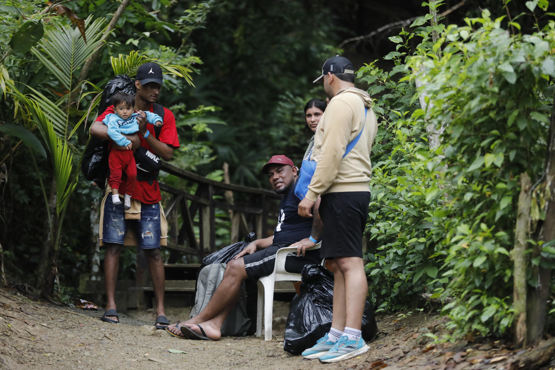Golpe al negocio migratorio: desmantelan red que lavó US$29 millones en Colombia 
